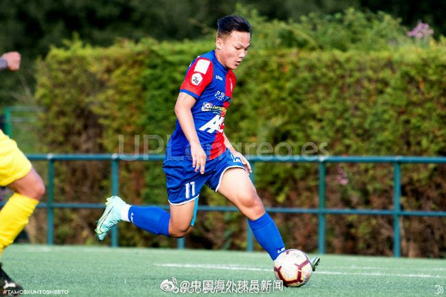 之所以心情复杂，是因为自己年轻时痴爱叶长缨，就不曾换回一个结果，而现在自己的女儿又爱上了叶长缨的儿子，万一她重蹈自己的覆辙，自己这个当妈的，一定会无比心疼。